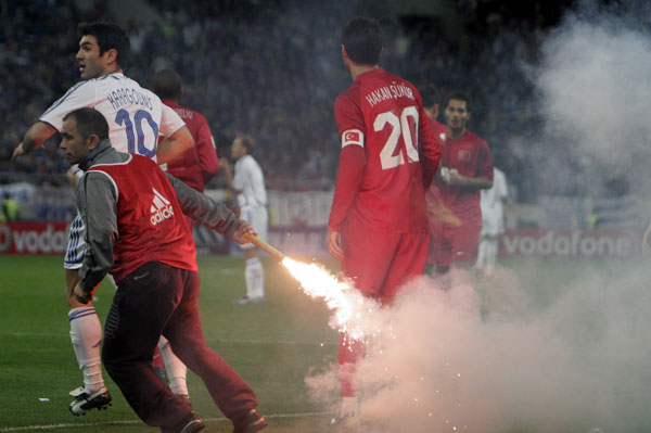 Greece stops team sports after fan dies